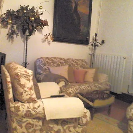 Casa Ciri بيت ضيافة 3*