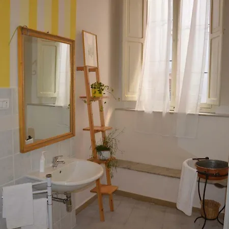 Casa Ciri بيت ضيافة فولينيو
